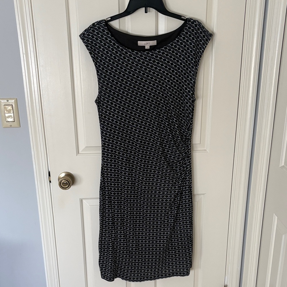 LOFT Black and White Geometric Cap-Sleeve Sheath Dress